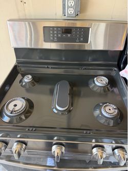 GE STOVE / OVEN