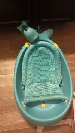 Skip Hop Baby Whale Bath Tub with Sling