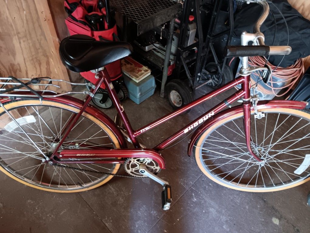 bicycle in very good condition and well maintained