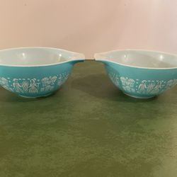 Vintage Pyrex Cinderella Mixing Bowls (2) Amish Butterprint 1.5QT. 