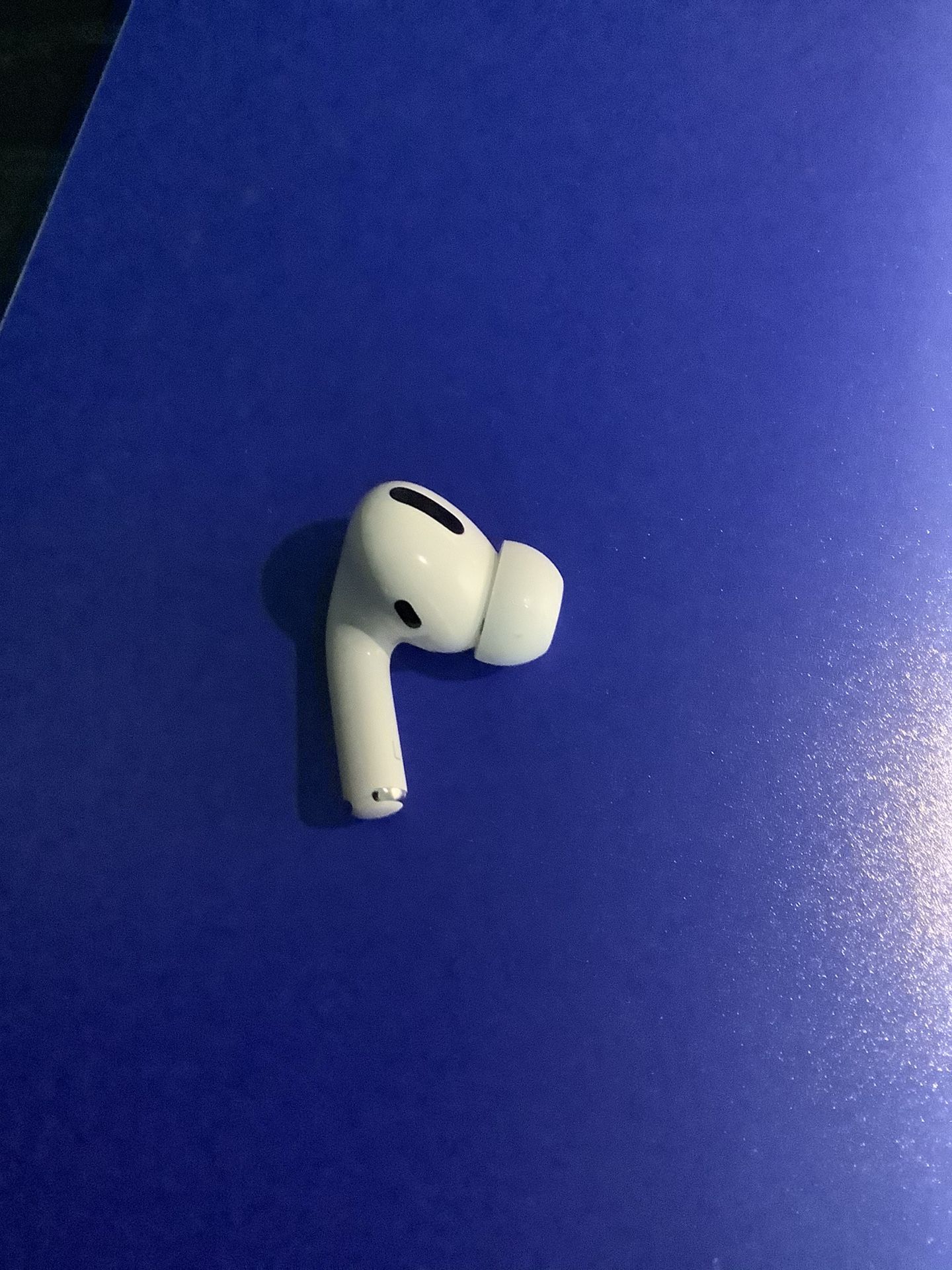 Left Apple AirPod Pro