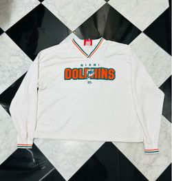 Size XL Miami Dolphins weather boxy look