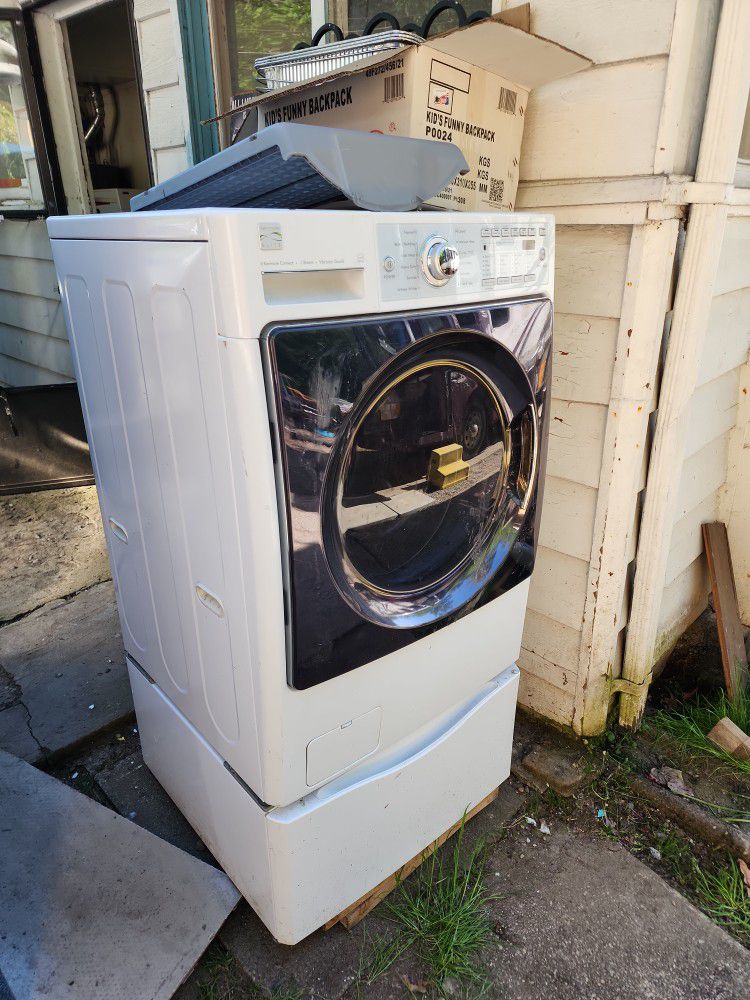 Free Kenmore Washer But With A Bleachey Odor