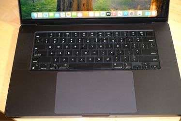 Apple MacBook Pro M4 Max 16 inch 36GB RAM 1TB SSD Space Black Excellent Condition w/ AppleCare+