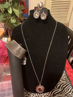 t 4pcs: necklace, bracelet, earrings and ring color silver