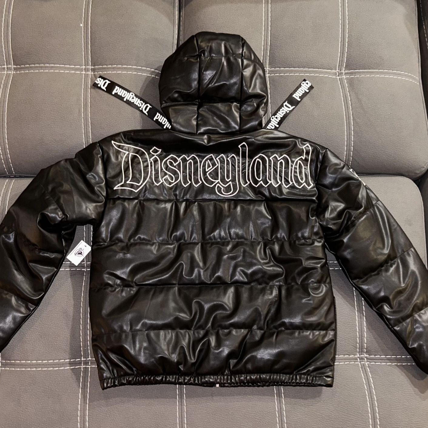 New Disney Leather Jacket Medium DISNEYLAND Puffer Faux Zip Up New Disney Leather Jacket Medium DISNEYLAND Puffer Faux Zip Up