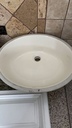 Bathroom under mount sink