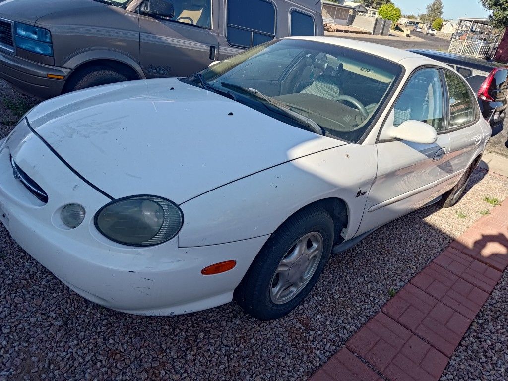 1998 Ford Taurus