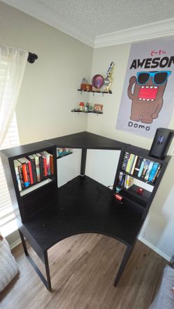 CORNER DESK