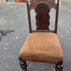 Dinner Chairs Vintage In Good Condition 