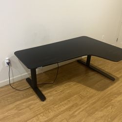4’ x 3-1/2’ Electric Rising And Lower Desk