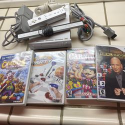 Nintendo Wii With 4 Games 