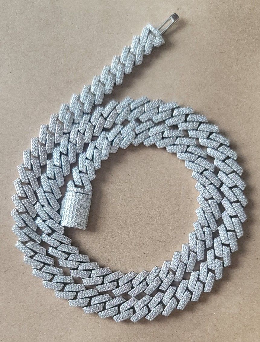925 Sterling Sliver and Moissanite Cuban Link Necklace 10mm thick and 20 inches long. Passes Diamond 💎 Tester