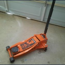 3 Ton Daytona Jack Brand New, Never Used Still In The Box $199.99 Firm Price 