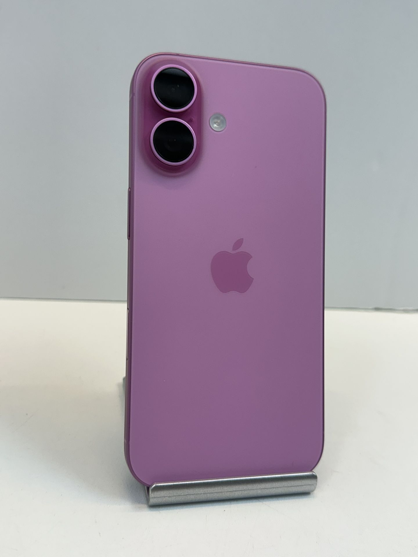 Apple iPhone 16 128gb. ( Fully Unlocked )