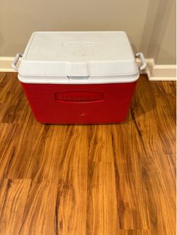 Rubbermaid Cooler