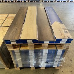 $0.99/Sq Ft 6.5mm SPC Vinyl Flooring Champagne Natural Oak Last 20,000 Sq Ft