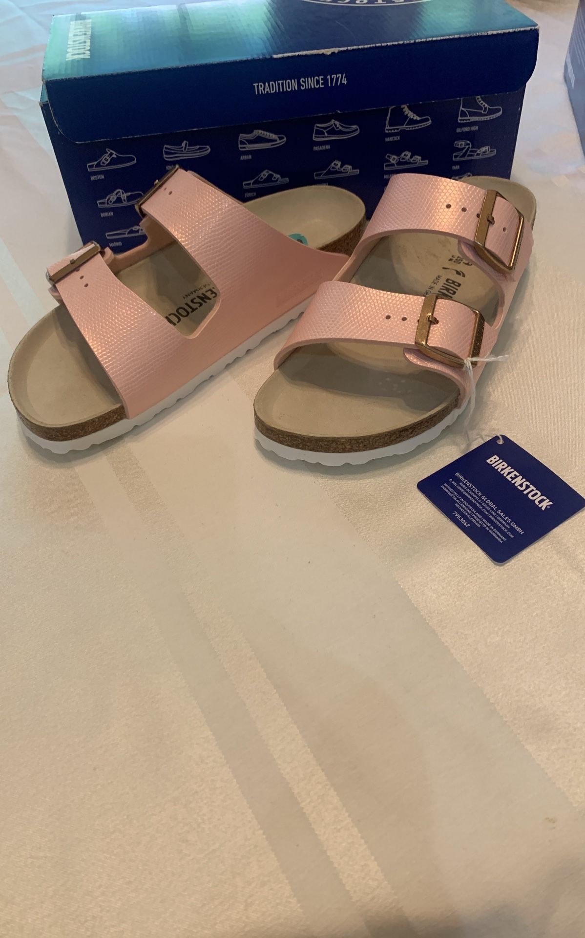 New Birkenstock Arizona Sandals Women Size8, Pastel Pink