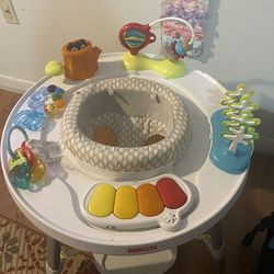SKIP HOP activity jumper / exersaucer–style seat With FREE TOYS