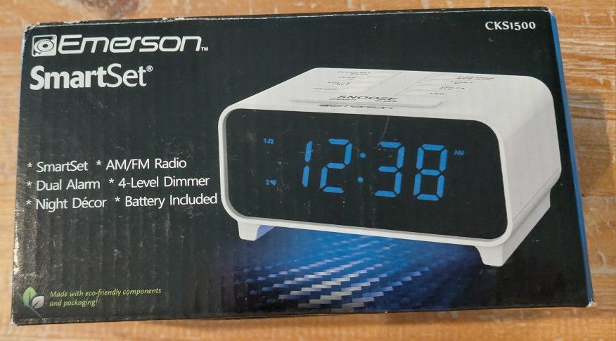 Emerson Research SmartSet Dual Alarm Clock Radio NEW