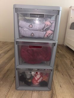 Plastic drawers $10
