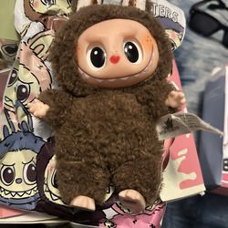 Labubu Plushie Color Dark Brown 