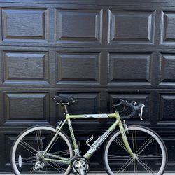 Cannondale R500 Road Bike 