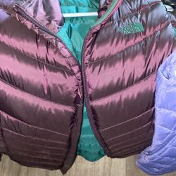 North face Puffer Vests  Super Cute  Worn Couple Times 