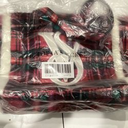Victoria’s Secret Tote Bag RED Plaid 2022 VS LOGO With Tags Fleece Trim
