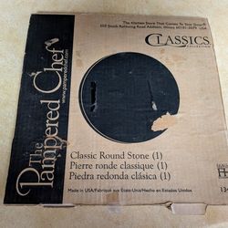 Pampered Chef Classic Round Stone 