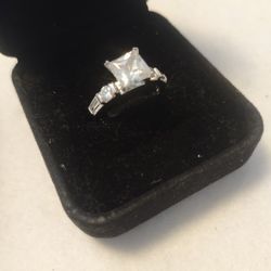 Beautiful 925 Sterling 5 Stone Ring Size 7