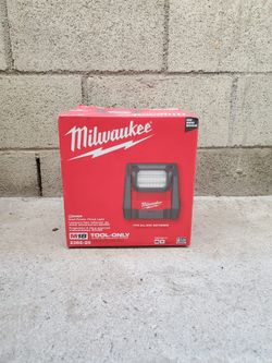Milwaukee Rover Flood 4000 Lumens M18 
