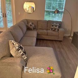 -Ballinasloe 3-Piece Sectional With Chaise-Brand New 
