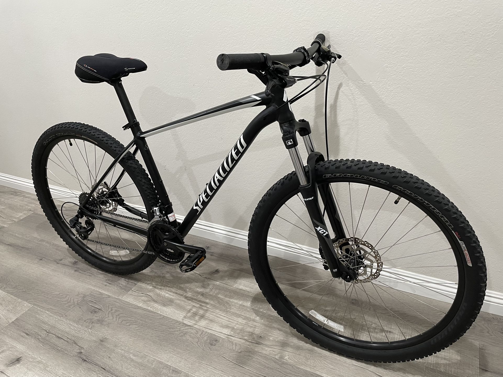 Specialized Rockhopper 29er MTB Size LARGE