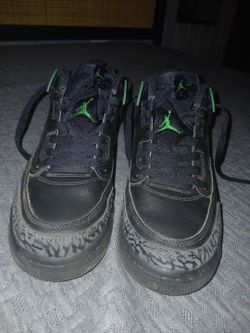 Air jordan spizike low color black & green sizes  7Y