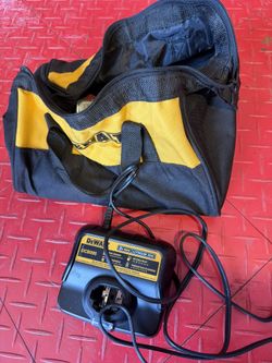 DEWALT BAG/CHARGER 