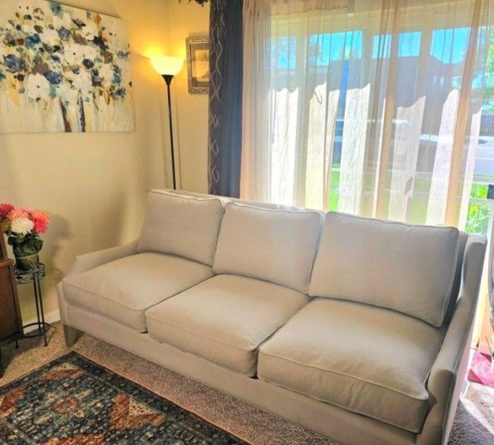 Universal Furniture Love Joy Bliss Manhattan Sofa in Smoke On The Water