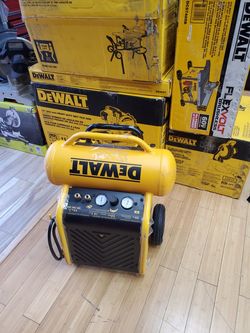 Dewalt 225PSI 4Gal Air Compressor