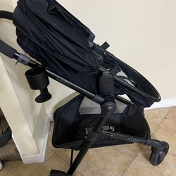 Evenflo pivot Stroller & Bassinet In 1 Set
