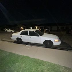 2004 Ford Crown Vic  Police Interceptor