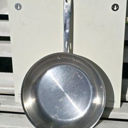 Emeril  Stainless Steel 10 In Skillet Frying Sauce Pan Emeril  Stainless Steel 10 In Skillet Frying Sauce Pan 
