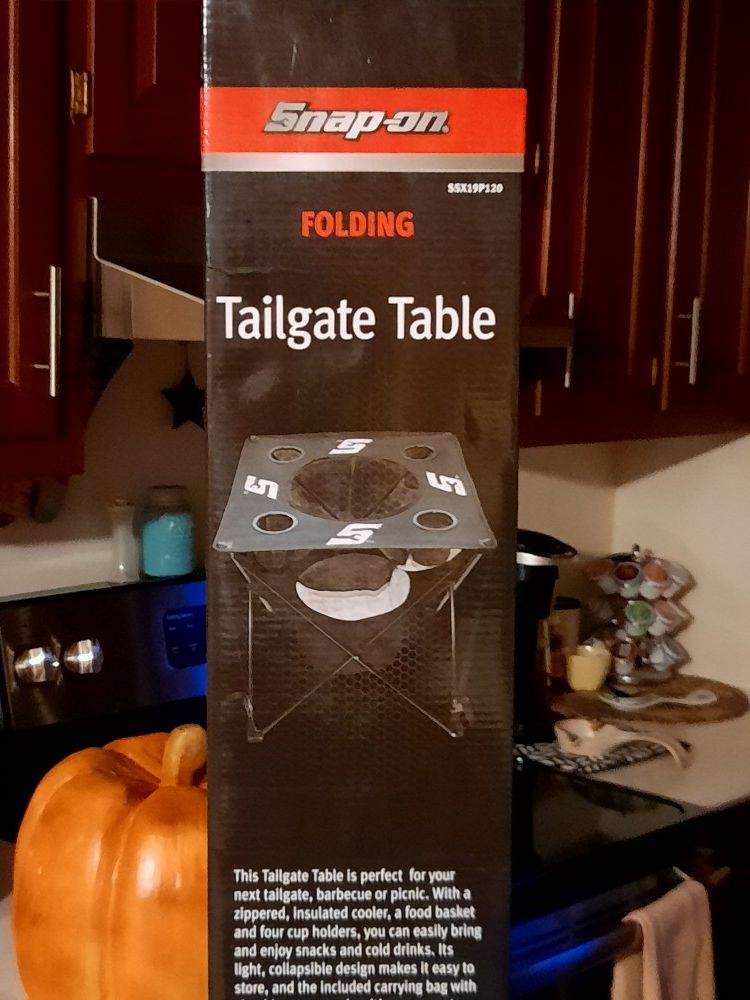 Snap on tailgate table