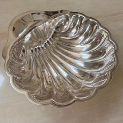 VTG Cannell&Chaffin Sterling Inlay Silverplate Scallop Shell Footed Serving Bowl