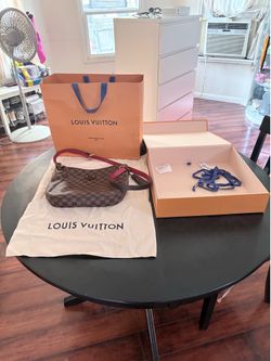 Louis Vuitton Damier Ebene South Bank Besace