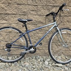 Trek Multitrack 700 21-speed Hybrid Bike Chromoly/Steel Small 15 In Frame 700c