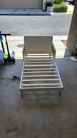 Toddler bed frame