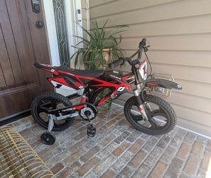 16" Hyper Moto Bike, 16" Mag Wheels, Training Wheels, Child Bicycle, Ages 5-7 Years, Black/Red