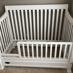 Crib/Toddler/Full convertible bed