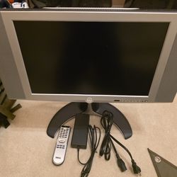 Dell We1700 TV/Monitor 17" Widescreen LCD TV Gaming Monitor