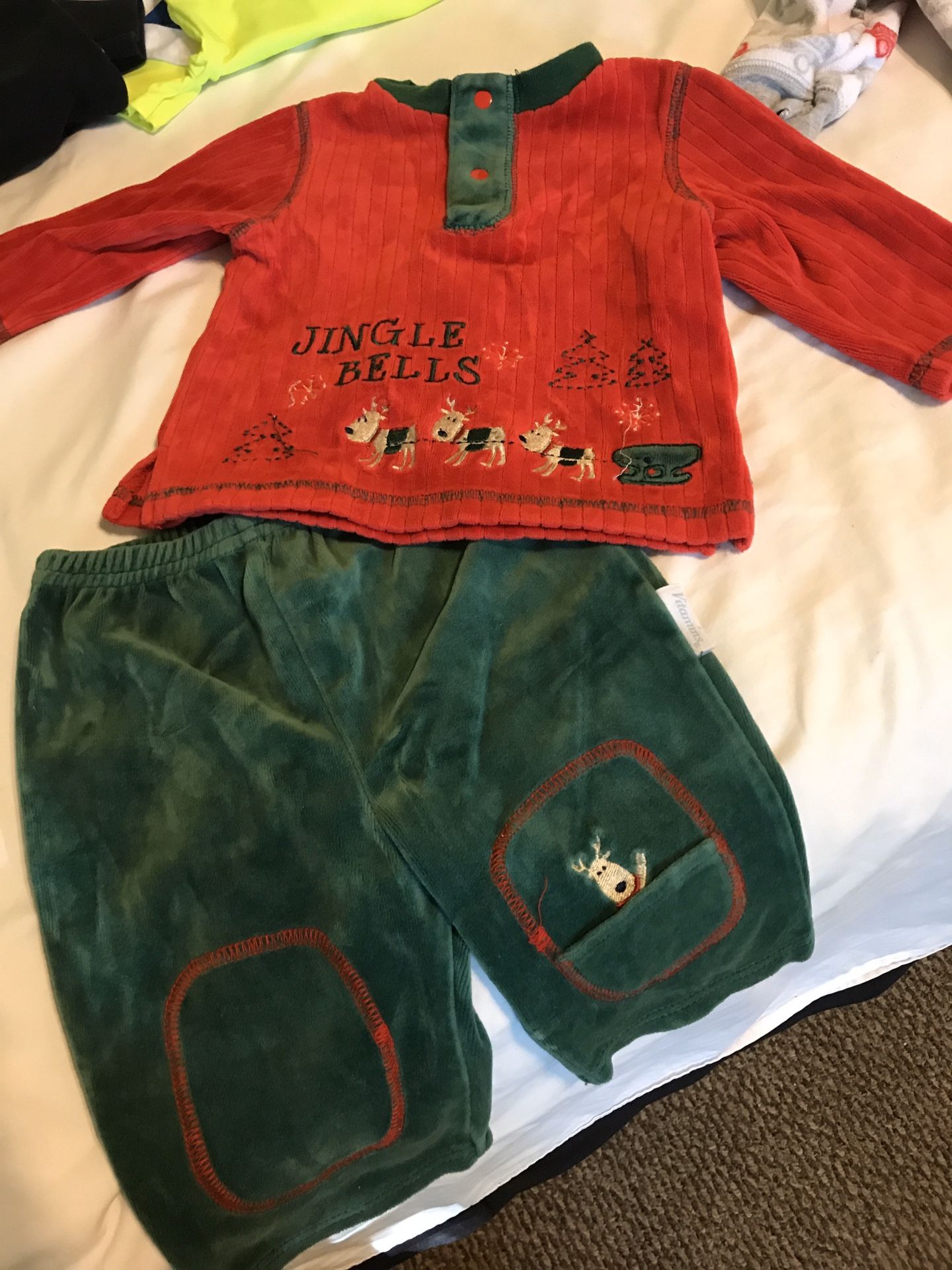 Vitamins baby 3-6 month jingle bells 2 piece reindeer velour outfit